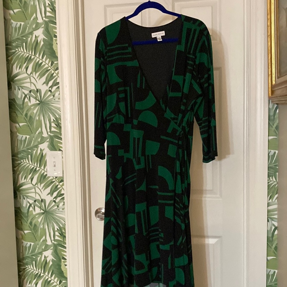 Green and Black Geometric Dress